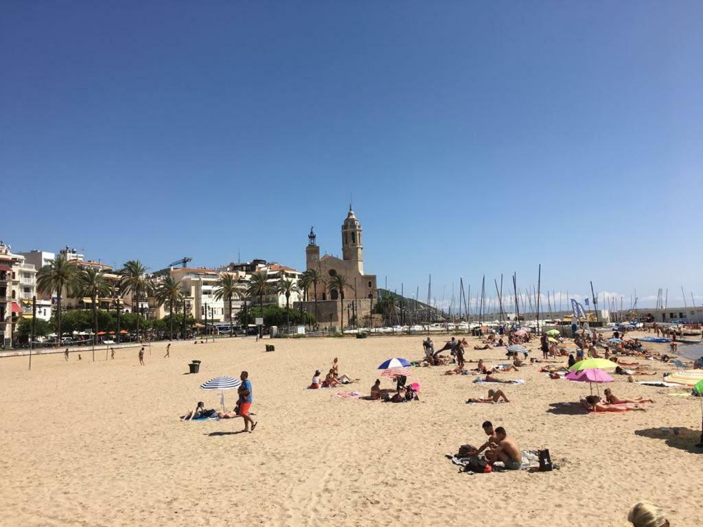 Sunny Flat In Sitges 30 Seconds To Beach, Balcony & Sea Views! Ngoại thất bức ảnh